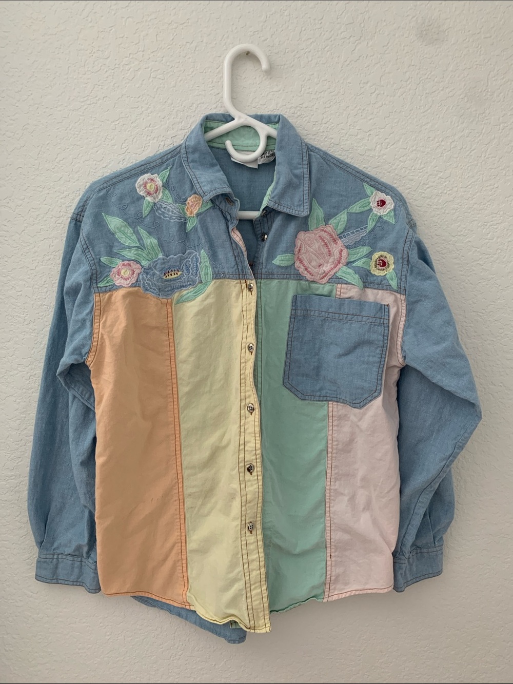 Adorable Vintage Pastel Color Block Floral Button Up